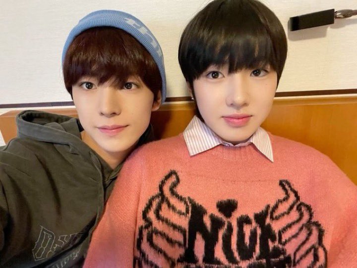 zzo1us2ong's tweet photo. 나는모든커플이더치페이스를좀햇으면좋겟음예를들면 유으시사크야 https://t.co/TWAYtgbZ82