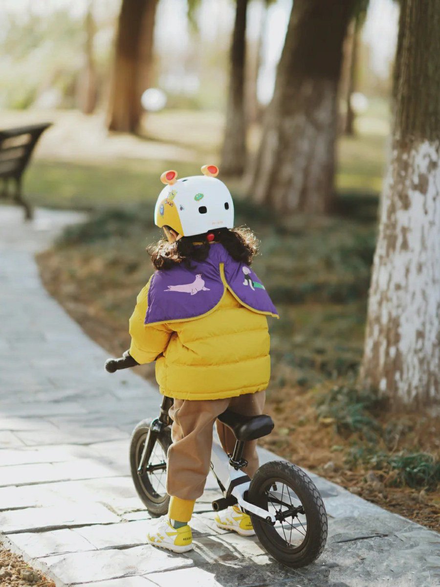JamikaRudd8xk's tweet photo. [Tiny steps, big smiles! My kid's first time riding a balance bike today—we laughed, cheered, and cheered some more. No rush, just us ]， https://t.co/WilJ63yF1J