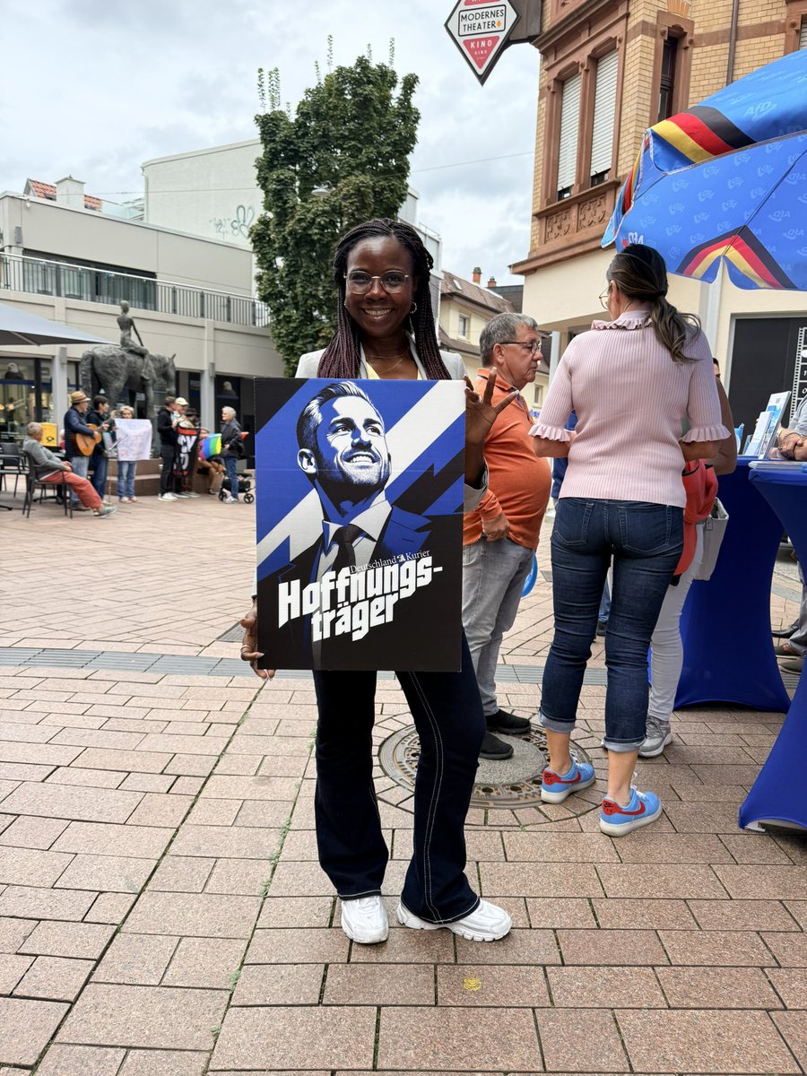 lawen4cer's tweet photo. Warum du auch als "gut integrierter Migrant" der nicht kriminell ist und "arbeiten will" in einer Welt der AfD Anhänger  Probleme bekommst:
🧵 https://t.co/AicI74kcUx