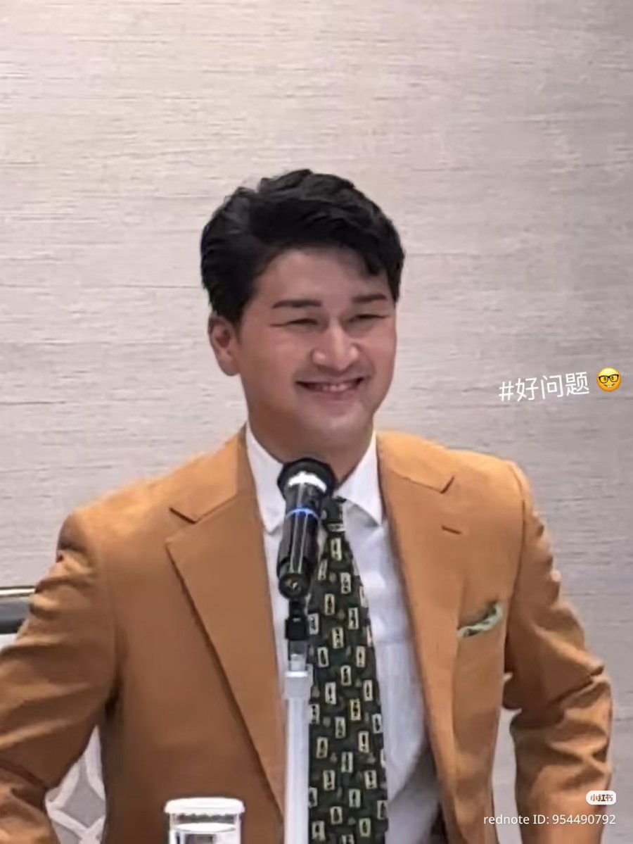 selfassuredone's tweet photo. @ryqrtz If you follow Joey in real life, you'll realize that he is indeed a puppy. His chubby cheeks really look like a puppy, also his smile 🤣🤣 https://t.co/z1Cqe9Xcah