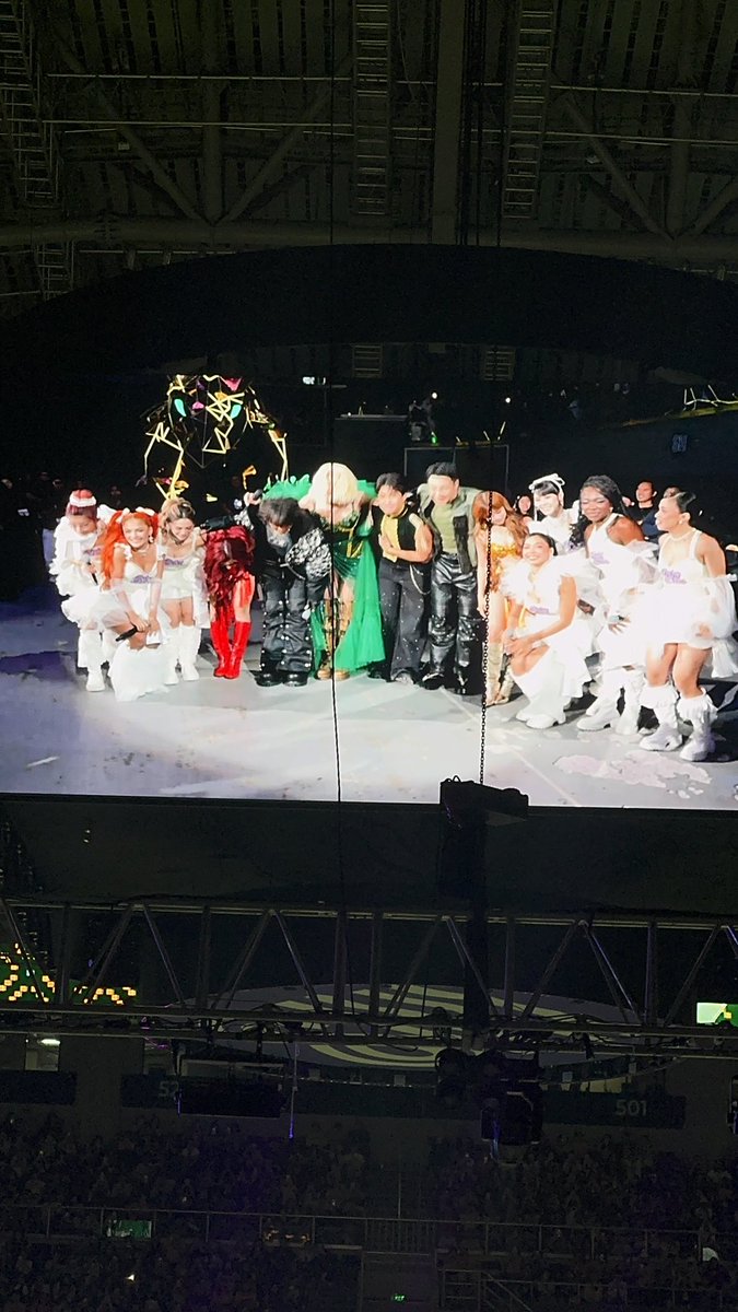 bini_writes's tweet photo. LOOK: Vice Ganda brings an OPM All-Star for the #UAAPSeason89 opener featuring BINI Mikha, BINI Maloi, Baby Dolls, Kyle, Maki and Darrren.  

MIKHALOI OPENS UAAP89
#BINIForEveryoneUAAP
#UAAPSeason89 https://t.co/nkH1JdKN2L