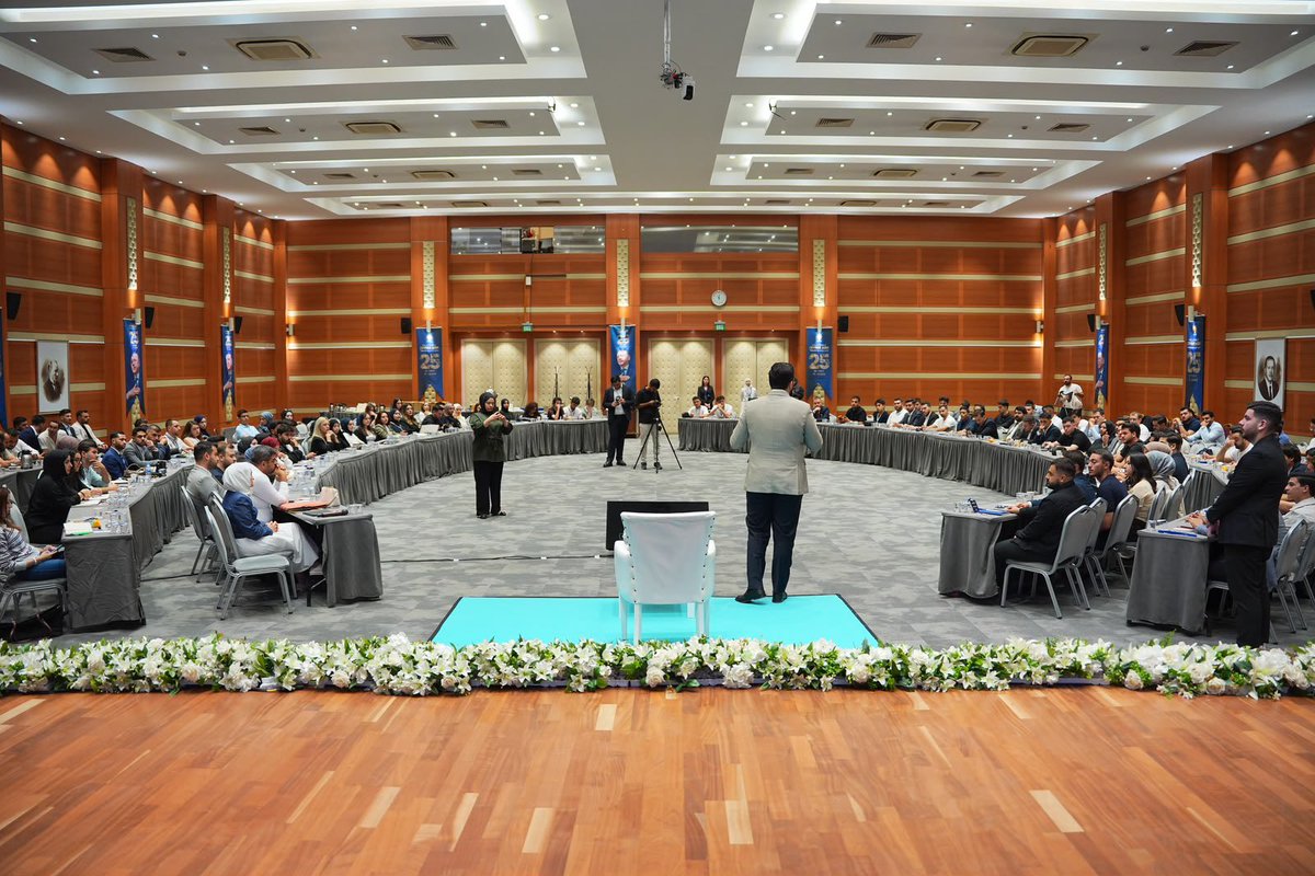 nevzatyucetr's tweet photo. İstanbul Gençlik Kolları olarak hayata geçirdiğimiz Diplomasi Atölyemizin açılışında genç arkadaşlarımızla bir araya geldik.

Dünyada yaşanan gelişmeleri, Türkiye’nin dış politikadaki duruşunu ve küresel meselelerde ülkemizin ortaya koyduğu vizyonu gençlerimizin soruları ve fikirleriyle birlikte konuştuk. 

@akgencistanbul