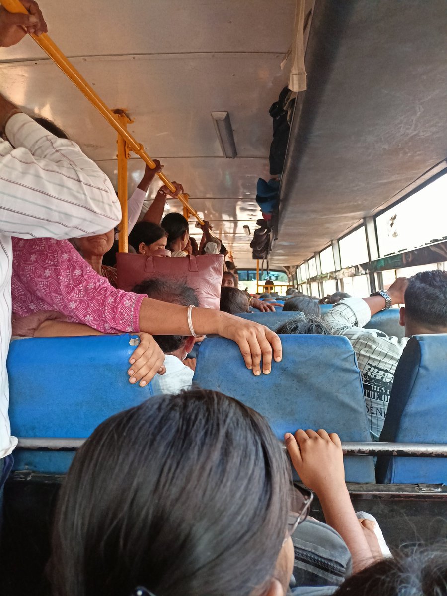 Chetan7_'s tweet photo. DAMN @ksrtc #NWKRTC
WTH is so wrong in this region. I'M IN SIRSI.
THERE WERE MORE THAN 350+ PEOPLE IN THE SIRSI BUS STAND AND ONLY 4 BUSES TO HUBLI. MOST PATHETIC.
THIS IS A PEAK FESTIVAL TIME AND YOU GUYS DECIDED TO REDUCE THE BUS COUNT.
I'M NEVER EVER TRAVELLING TO KSRTC AGAIN. https://t.co/qx9BEKuPdf