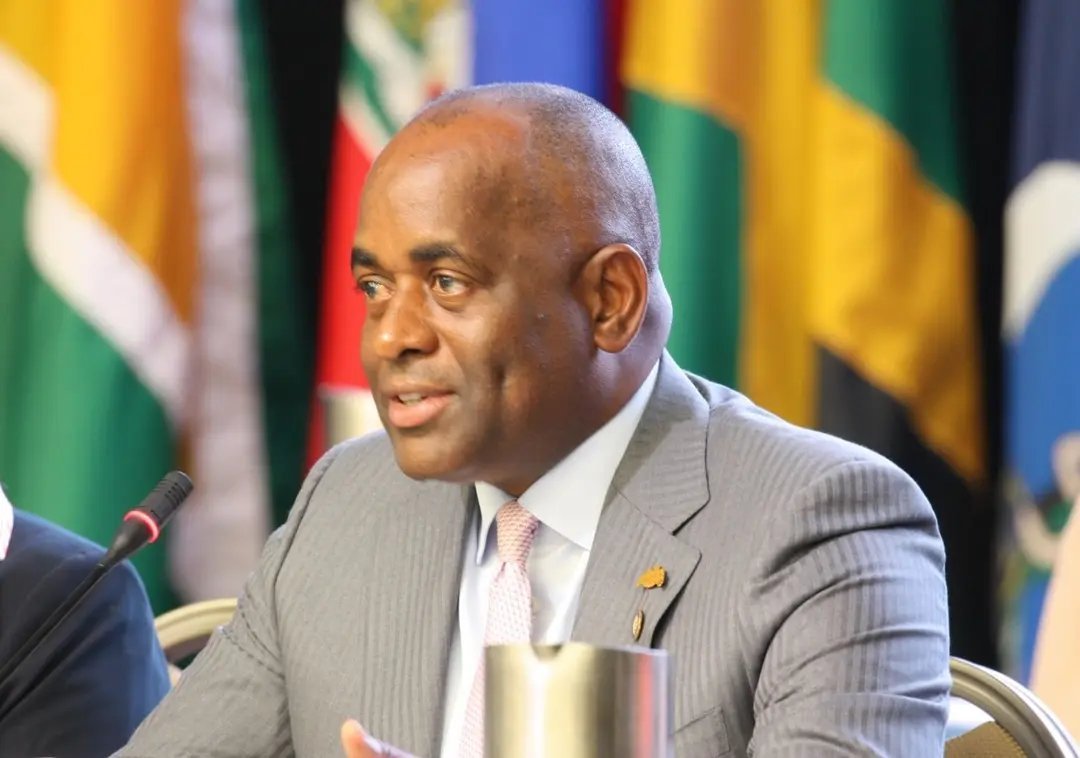 LeQuotidien509S's tweet photo. El primer ministro de Dominica, Roosevelt Skerrit, afirmó que la secretaria general de la CARICOM, Carla Barnett, seguirá en funciones mientras la CCJ examina su controvertida reconducción. #LeQuotidien509S #CARICOM #Caribe https://t.co/c7TDSUDH2K