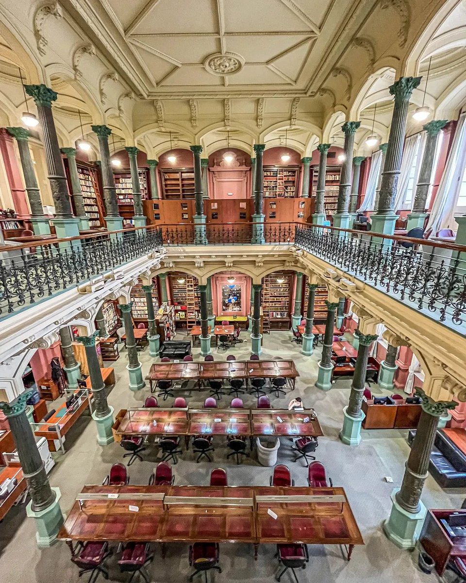 literaturamel's tweet photo. Fundada en 1870 y ubicada en el histórico Palacio Sarmiento de Buenos Aires, la Biblioteca Nacional de Maestros es un referente indispensable en pedagogía y ciencias de la educación. 📚🇦🇷

Guarda un valioso fondo documental con más de 220.000 piezas https://t.co/vsX6Iac7bu