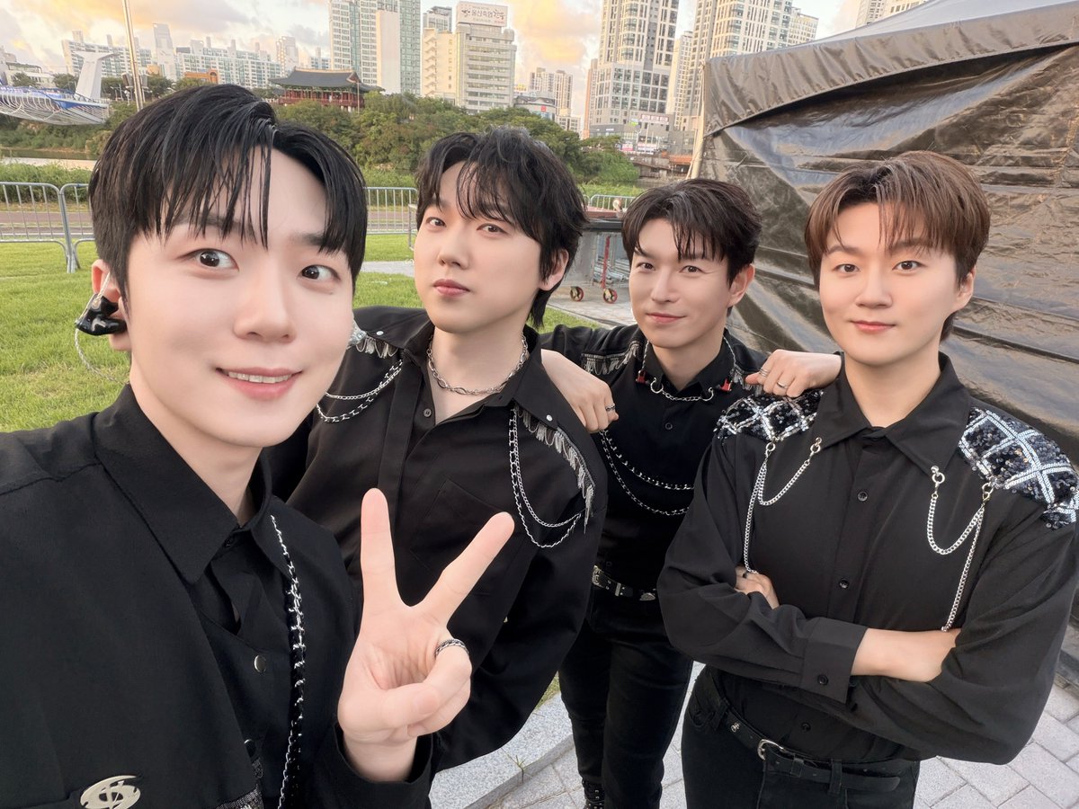 official_fore's tweet photo. [📸]

260912 <NEW WAVE Festival in 울산> 1부 종료!

울산의 뜨거운 에너지로 꽉 채운 1부❤️‍🔥
포레 사랑은 울산 파도처럼 세게 밀려오는 중🌊

#포레스텔라 #Forestella https://t.co/r8POufN7NS