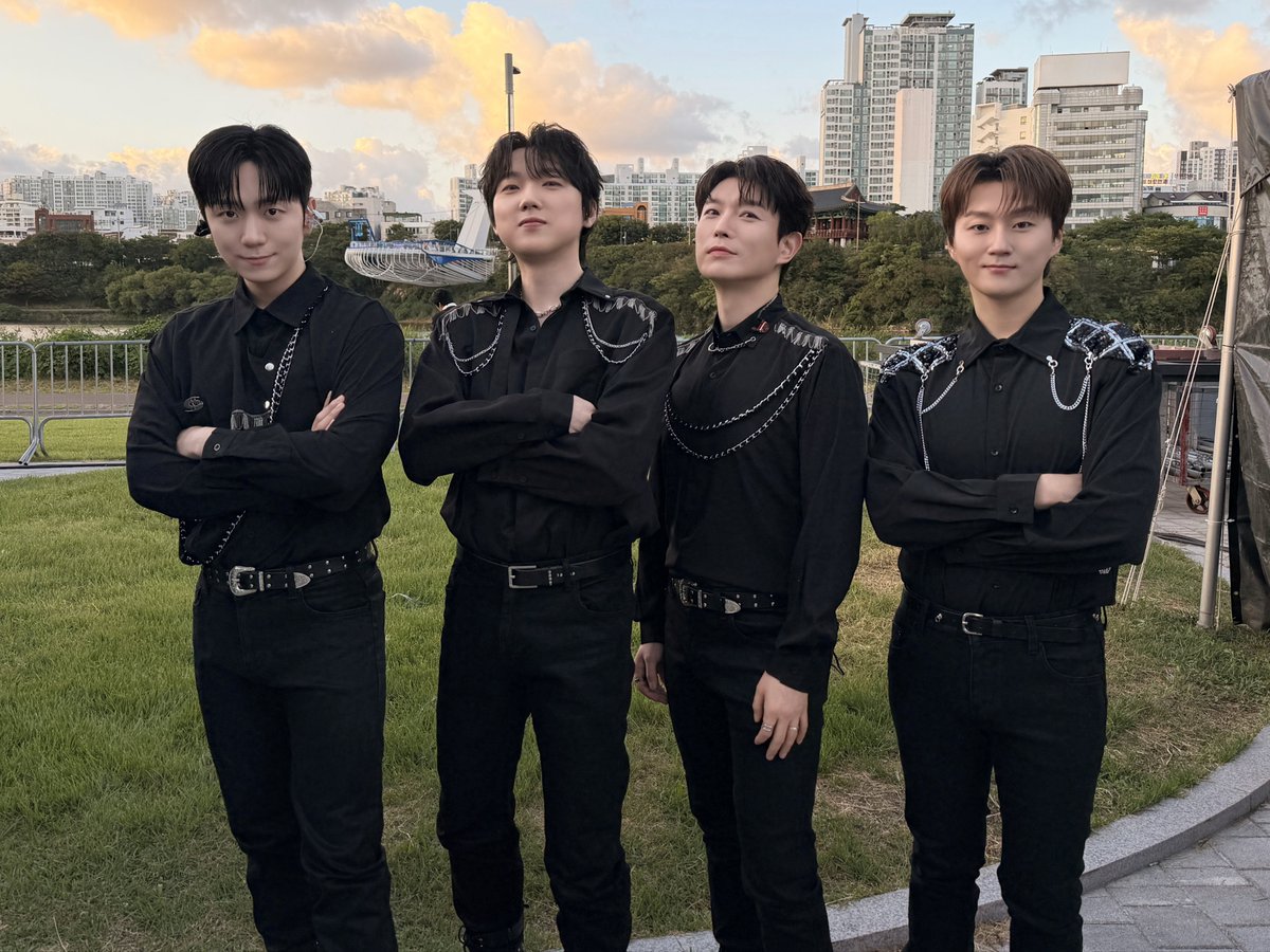 official_fore's tweet photo. [📸]

260912 <NEW WAVE Festival in 울산> 1부 종료!

울산의 뜨거운 에너지로 꽉 채운 1부❤️‍🔥
포레 사랑은 울산 파도처럼 세게 밀려오는 중🌊

#포레스텔라 #Forestella https://t.co/r8POufN7NS