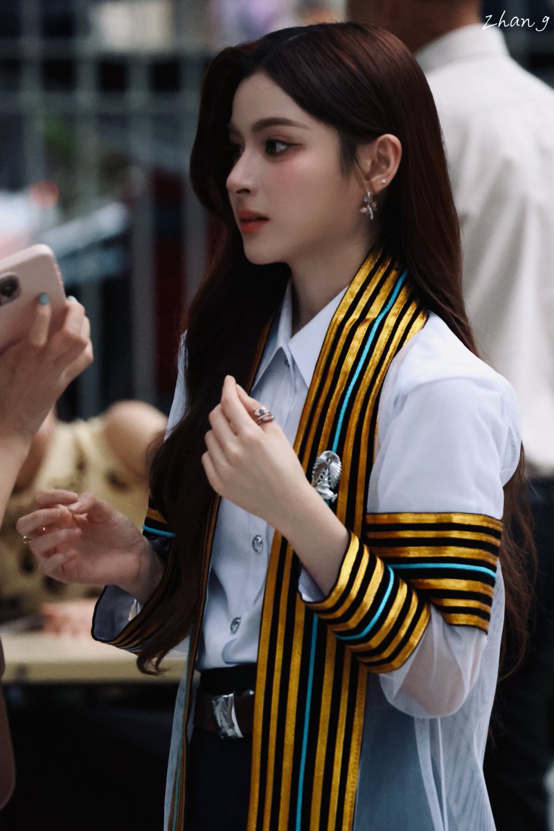 zayH94's tweet photo. 🧸 

#PrimiilyGraduationsDay
#primiily , #ลูกหมีของพรีม https://t.co/O3gjR4fqnj