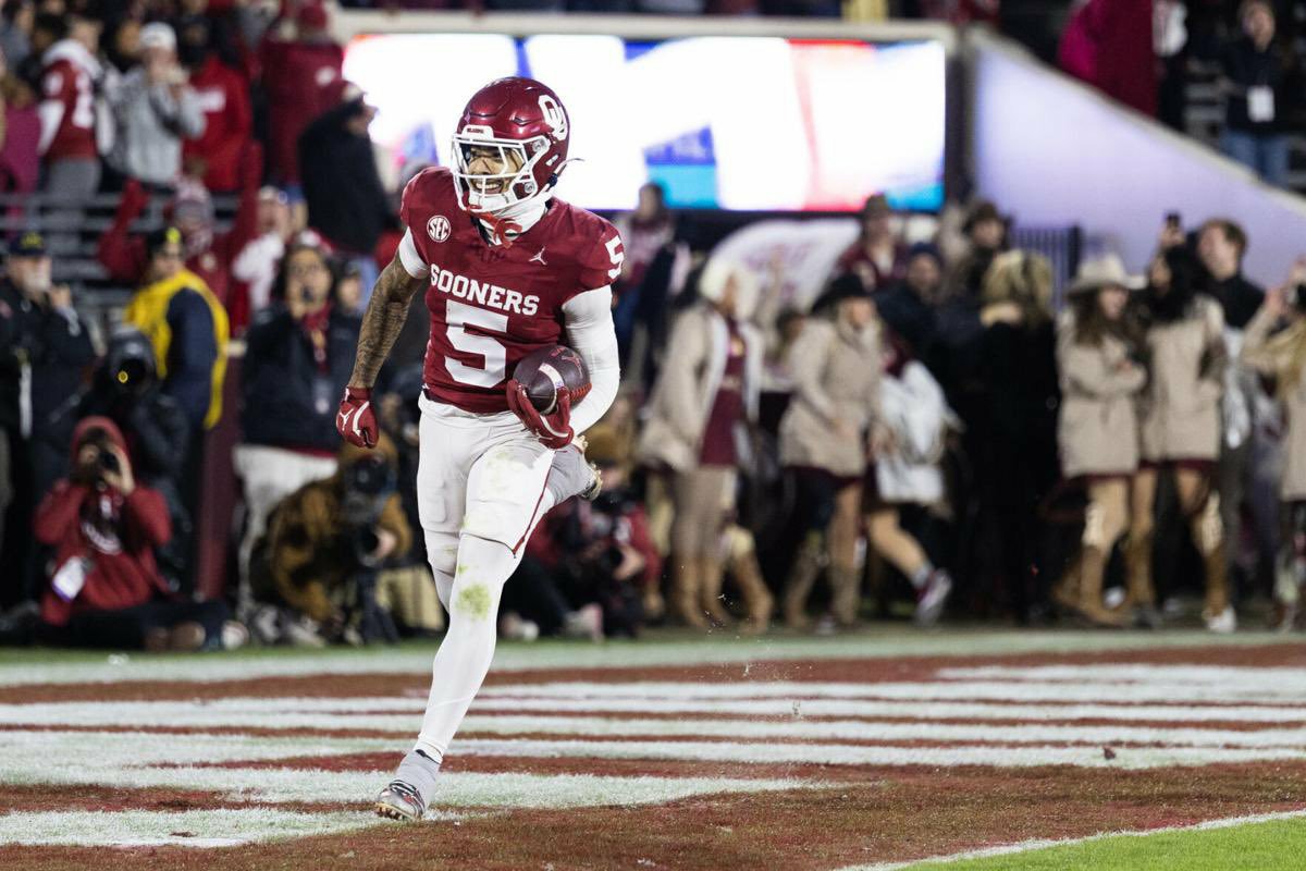 ZaraB875's tweet photo. CFB LADDER 🪜 

Oklahoma -1.5 (-195) 4u
Oklahoma -3.5 (-130) 3u
Oklahoma -5.5 (-105) 2u
Oklahoma -7.5 (+135) 1u

❤️ = riding
@Playbook #Mlb https://t.co/le9pHx7cS4