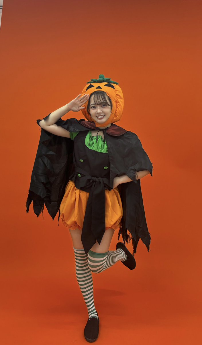 ishida_minami's tweet photo. #Refrain2026
一般販売始まりました🎃✨✨

同じタイミングで応援ポスターと
サシイレサービスも始まってます！☺️
(どちらもサインとメッセージ書くよ🙆‍♀️）

https://t.co/oHXsF3AWfJ
よければ是非に🐱🫶 https://t.co/zgrnEdf7nO
