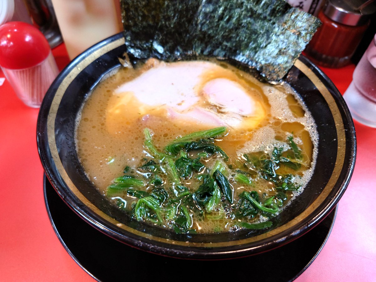 Ram_Ram27's tweet photo. 弘前市　青森野呂家弘前店
ラーメン（麺少なめ）

来るだけ来てみた上で体調と相談の上。（←重要w）
食べ終わる頃には「あら…麺少なめじゃなくてもイケた？」ってなってた。
コレが野呂家マジックか…（ぐるぐる目） https://t.co/AjqtuE7TAo