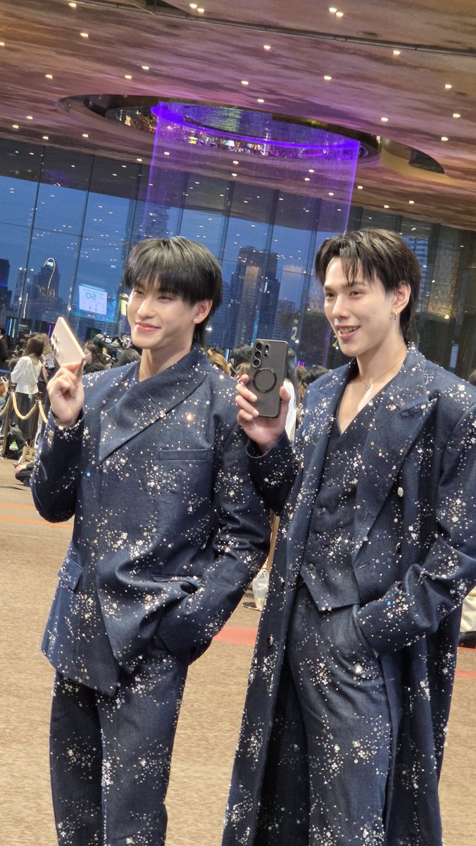 SamsungThailand's tweet photo. นับดาว ที่แปลว่าดาวทั้งหมดอยู่บนชุด #DaouOffroad หมดแล้ววว

#GalaxyxDaouOffroad
#MchoiceMintAwards2026 https://t.co/SG5eoztfjl