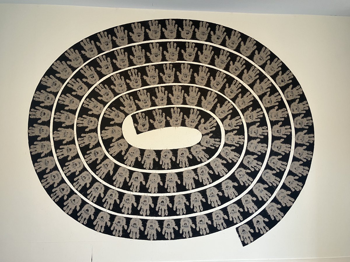 squareeyedgeek's tweet photo. …We visited some brilliant galleries while we were there (Abbot Hall and Cross Lane Projects, which had several works by Alexis Harding – one of my favourite artists! 🖼️)…
#LakeDistrict #Kendal #AbbotHallGallery #CrossLaneProjects #AlexisHarding @lakelandarts https://t.co/FdH53pzkgz