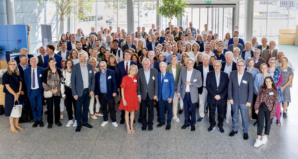 HDMyeloma's tweet photo. This weekend, we bid farewell to Hartmut Goldschmidt, who will retire from his academic positions at the end of the month. To celebrate 35 years of @HDMyeloma, 30 years of #GMMG, a large crowd joined us for a dedicated symposium with long-standing partners and friends. #mmsm https://t.co/nD27GivGQs