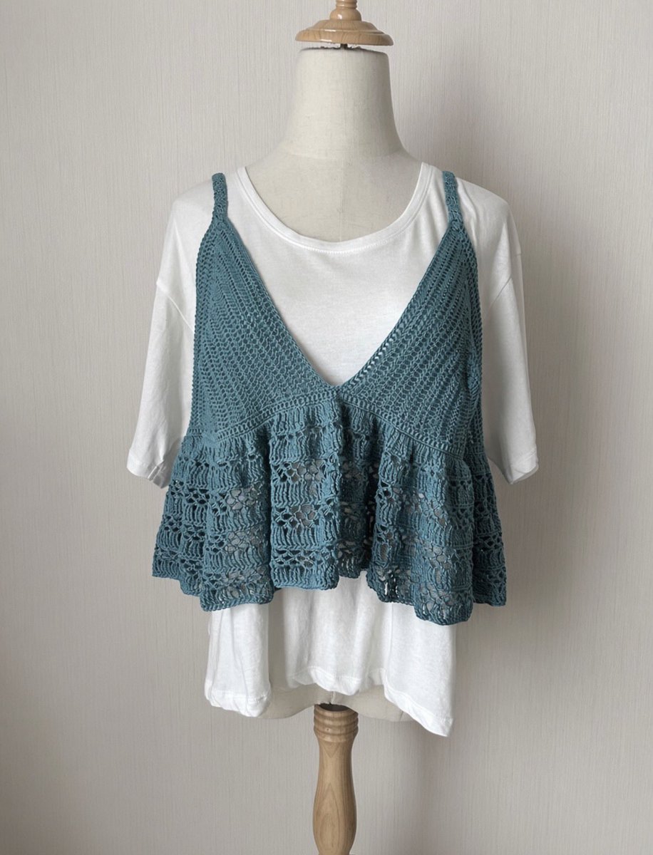 kiso_bluedrop's tweet photo. minneにて、販売開始しました！

三角ビスチェ #minne
https://t.co/R5qHklvScc

#ハンドメイド
#編み物
#ハンドメイド好きさんと繋がりたい
#ハンドメイド雑貨
#ハンドメイド作品
#minne https://t.co/fMfNjRYWtO