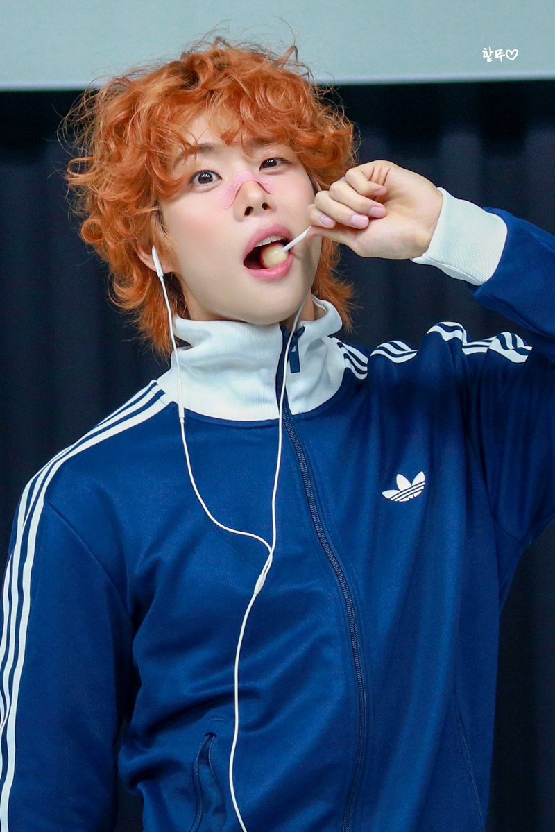 MJ__heart's tweet photo. 260912 애플뮤직

날티명준인데 왜케 귀여워영😆

#엠제이 #MJ #김명준 #아스트로 #ASTRO https://t.co/K5ssLozAnB