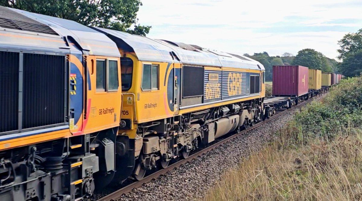 Harrod15S's tweet photo. #Shedtastic triple 66765 - 66767 - 66705 on the containers through #Hayfields nr #Doncaster this morning 12/9/26 working 4E14 Felixstowe South #GBRf to Doncaster Iport GBRf #class66 #trains https://t.co/o9z5TFcPTA