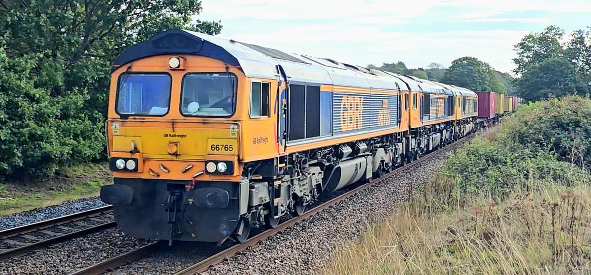 Harrod15S's tweet photo. #Shedtastic triple 66765 - 66767 - 66705 on the containers through #Hayfields nr #Doncaster this morning 12/9/26 working 4E14 Felixstowe South #GBRf to Doncaster Iport GBRf #class66 #trains https://t.co/o9z5TFcPTA