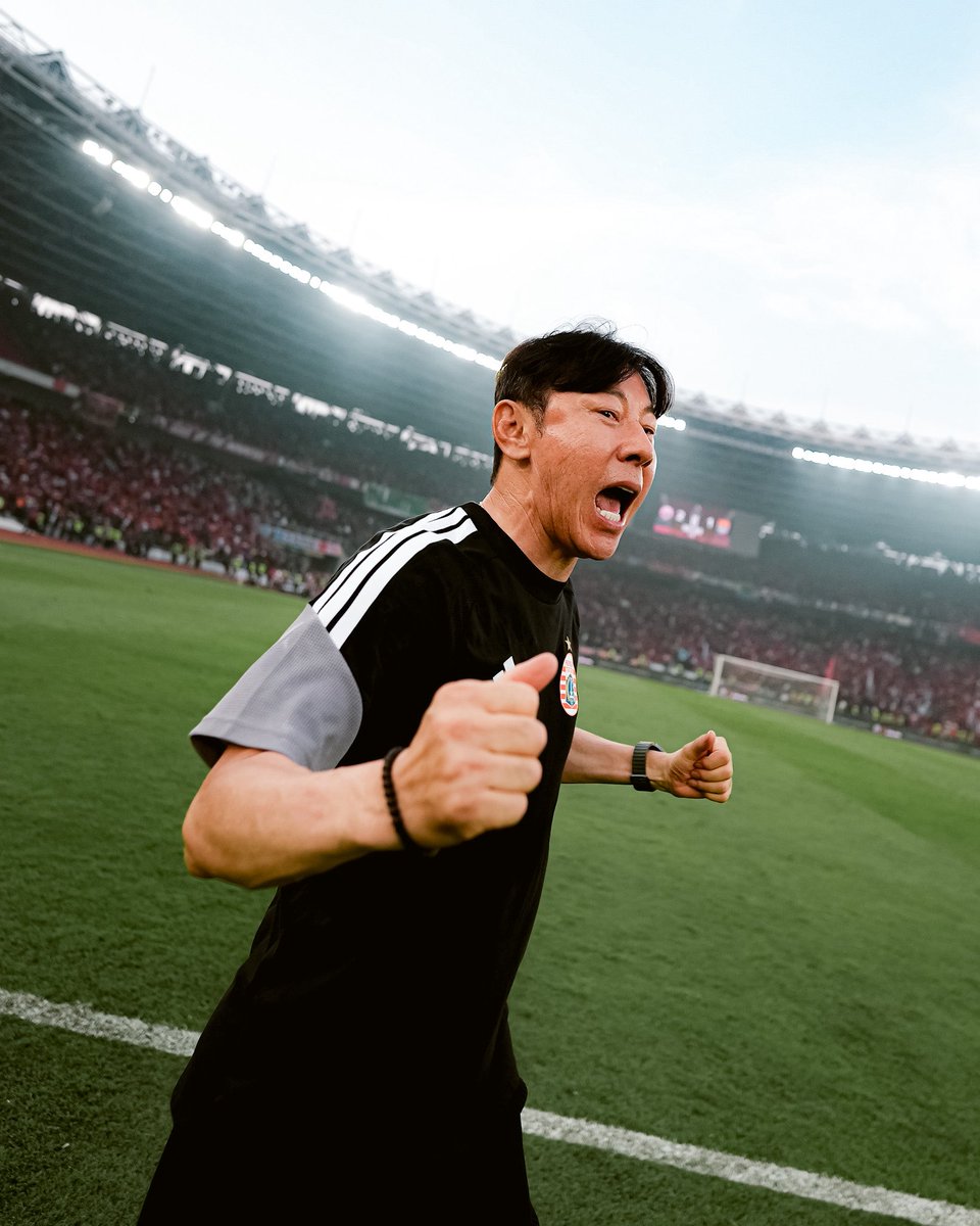 Persija_Jkt's tweet photo. Dan, Coach Shin pun senang… 🥰❤️‍🔥

#PersijaDay #BRISuperLeague #Persija https://t.co/FrQKytXVaZ
