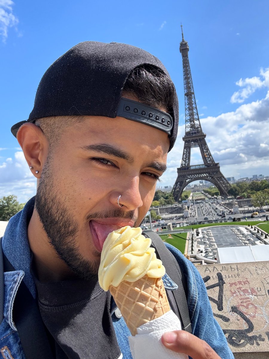 PapiwillX's tweet photo. Ice cream on France🇫🇷👀

🔞 https://t.co/Dgd9hvodPp https://t.co/leuIGeEcJa