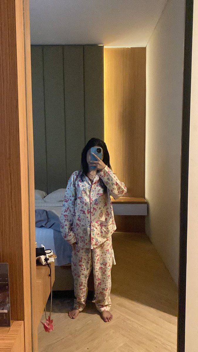 CaAxeIIa's tweet photo. Pendek banget gueh https://t.co/scTlxCVBKi