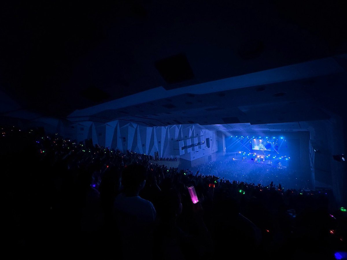 junjunmjgirly's tweet photo. ファンクラブツアー大阪ありがとうございました！２日間大変お世話になりました🙇‍♂️

でろでろの歌広場さんも食べかけのたこ焼きも嬉しそう。笑顔ばかりの1日でした。あとはおこのみ太郎さんを探しながらてりてりソースの焼きそばを食べれば完成です。大阪、あまりにも濃い街でした😂💜圧倒的感謝🙏 https://t.co/68z31SWAxW