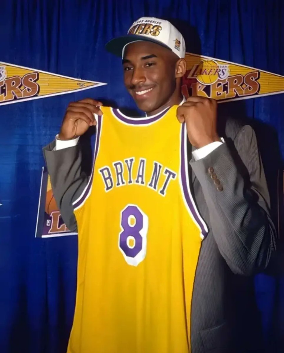 ZBoyacolu's tweet photo. Today, we celebrate Kobe Bryant’s legacy—48 years of inspiration, greatness, and Mamba Mentality. From the court to beyond, he inspires generations to dream bigger, work harder, and never stop believing. Forever a legend. Happy Birthday, Kobe. https://t.co/a4y8kdE8e4