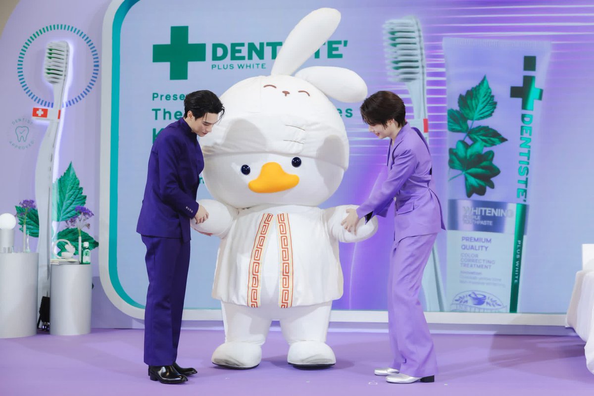 Dentiste_X's tweet photo. เก็บภาพบรรยากาศและความประทับใจจากงาน DENTISTE' X KENGNAMPING TONE UP THE ICONIC SMILES มาฝากชาวโอ๋โอ๋ 

ขอบคุณทุกคนมาก ๆ ที่มาหากัน มาให้กำลังใจ และมาร่วมสร้างโมเมนต์ดี ๆ ด้วยกันนะคะ 

ขอบคุณสำหรับทุกการซัพพอร์ตที่มีให้ DENTISTE’ และเก่ง–น้ำปิงเสมอมา
✨https://t.co/48jsib4Hpi

แล้วมารอติดตามความพิเศษและเซอร์ไพรส์ใหม่ ๆ จาก DENTISTE’ กันต่อด้วยน้า🦆🐰 💜💚 

#DentistexKengNamping
#DentistexOhAe #OhAe