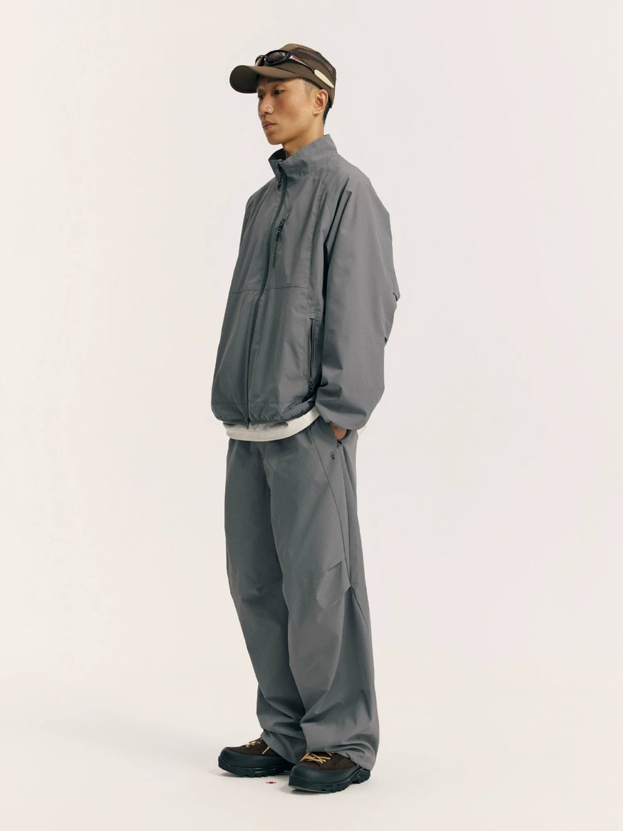 oldlaundry_mag's tweet photo. 스탠드칼라와 여유로운 핏이 만나 완성된 실루엣.

🔍 PIN SKTBS
✦ Multi-Pocket Water-Resistant Jacket
🛒 ₩122,000
🔗 https://t.co/HncAODnUS1

#oldlaundry_mag #pinsktbs #oldlaundry https://t.co/QLy6ctKGa4