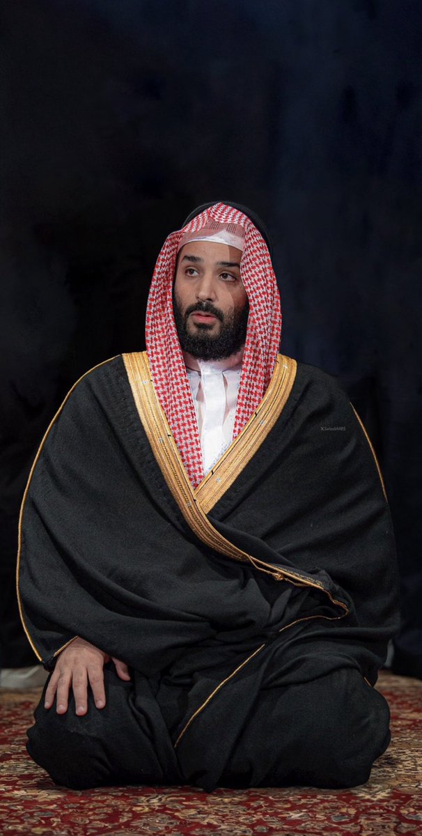 a_alsriaa's tweet photo. #محمد_بن_سلمان

يامحمّـد وأنت ربـّان السفينة يامحمّـد
أبحـرت برعاية الله ثم برعاية سمــوّك

كم طعوناً في صدور أعداك لايمكن تضمّـد 
شكر عدوانك على ضرب الهنادي والمشــوّك

#عبدالله_السريّع https://t.co/Q0KsaYCXUC