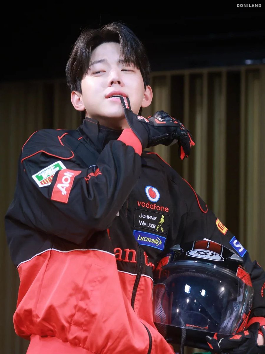 DoWonSunJaeYoun's tweet photo. DAY6 ON THIS OUTFIT 😵‍💫😵‍💫😵‍💫😵‍💫 https://t.co/dIbYIMEHoh