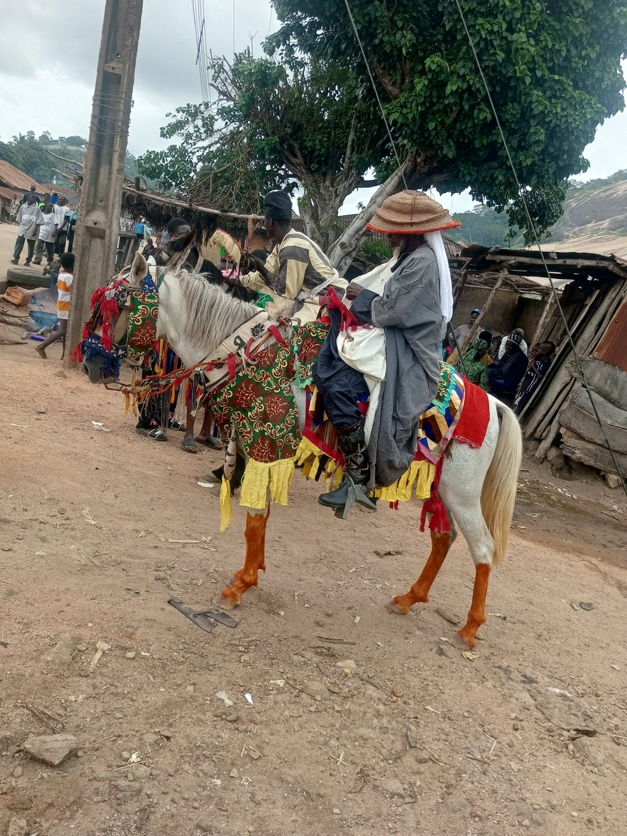 KingBoriOla's tweet photo. There was this festival in Baruten, kwara.

Gaani festival.

Enjoy some pictures https://t.co/0bEiP2spyr