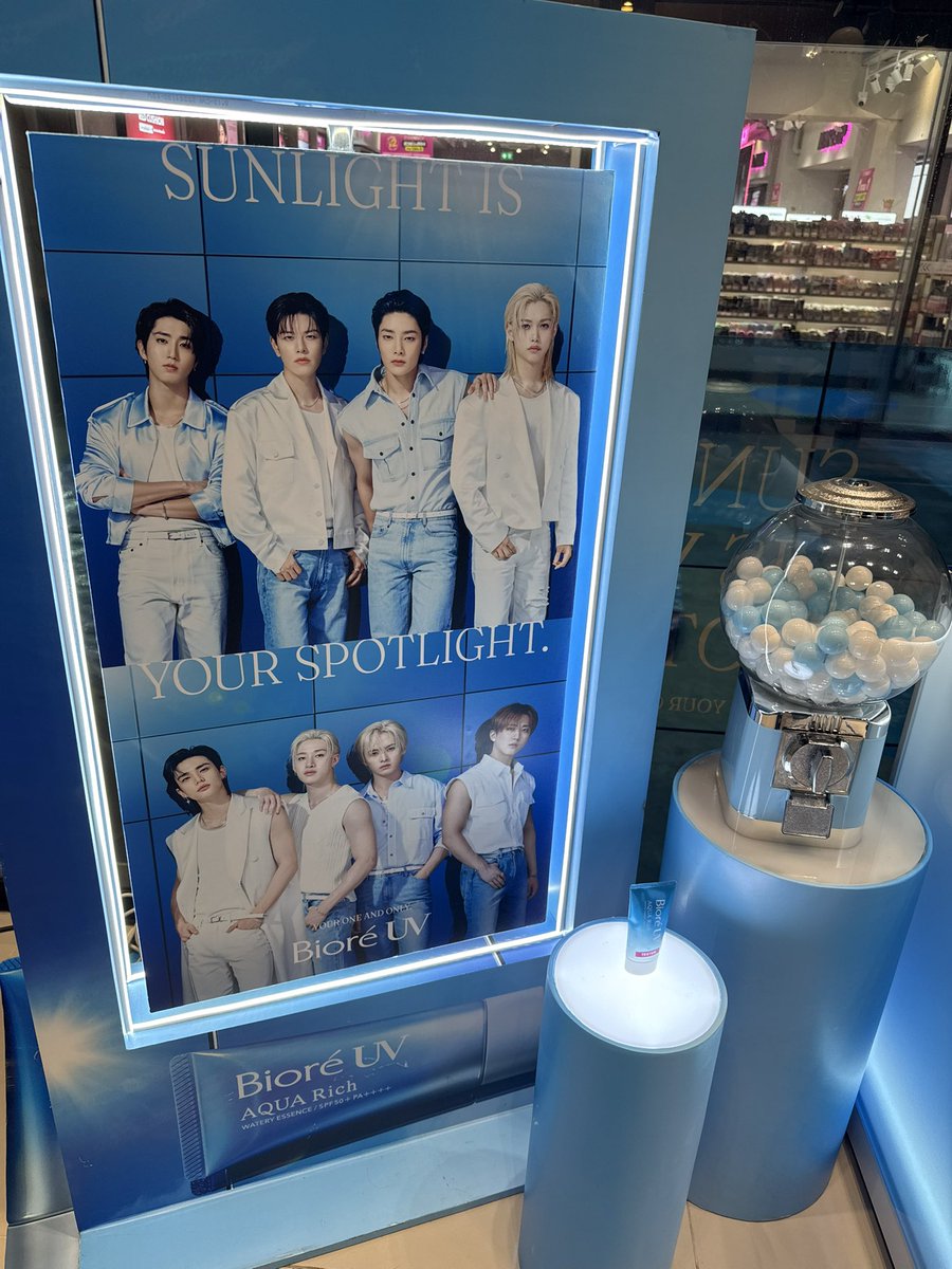 Oz_Mook's tweet photo. เริ่ดเลยล่ะ #BioreThailand #บิโอเร #BioreUVxStrayKids #StrayKids #EVEANDBOY #Event #BioreEvent https://t.co/uFehHn9LM9