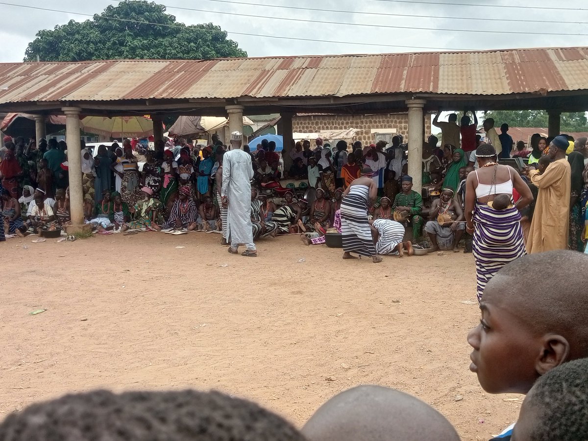 KingBoriOla's tweet photo. There was this festival in Baruten, kwara.

Gaani festival.

Enjoy some pictures https://t.co/0bEiP2spyr