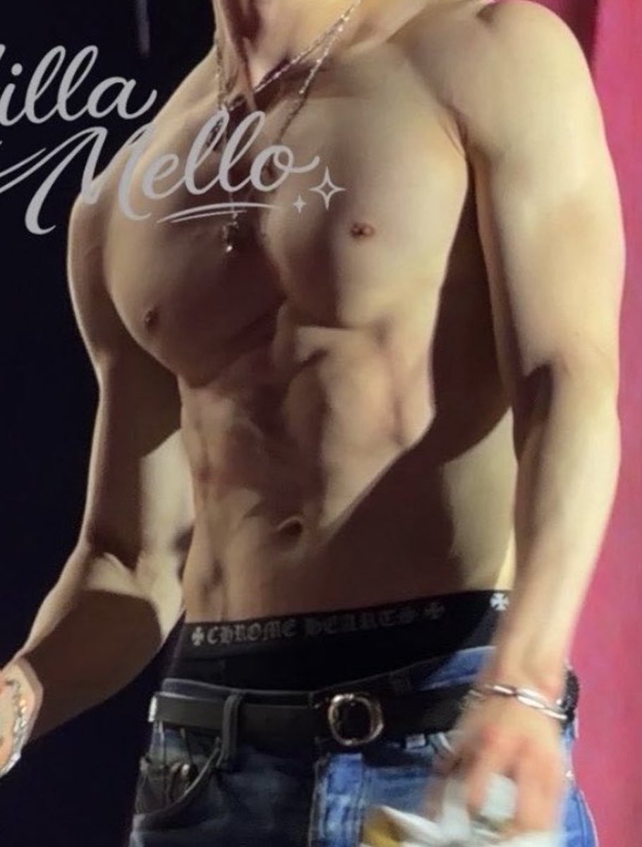 cbanglips's tweet photo. seios fartos
seios masculinos 
seios deliciosos 
seios do bangchan https://t.co/n9p2er1csn