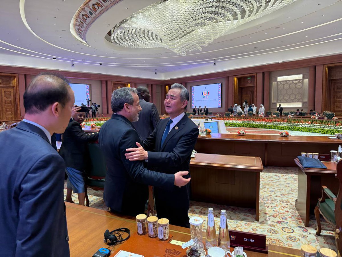 TehranTimes79's tweet photo. Meeting between the Foreign Ministers of Iran and China in New Delhi

🔹FM @araghchi and Chinese Foreign Minister Wang Yi met and held talks on the sidelines of the BRICS Summit in New Delhi. https://t.co/wO4V83SJnQ
