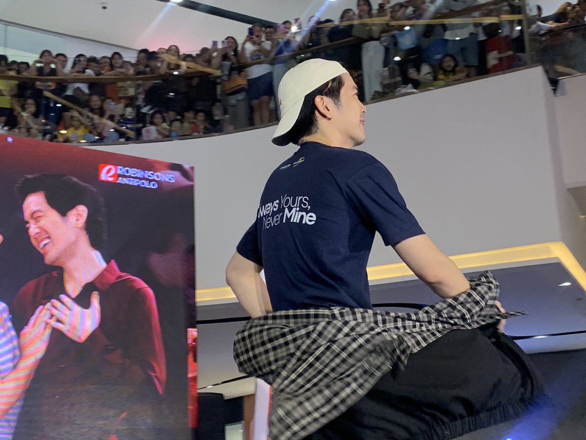 StarCinema's tweet photo. Grabe, ang kilig naminnn! 😭💗 We feel so safe sayo, Joshua Garcia! 🫶

#AlwaysYoursNeverMine — a film by Cathy Garcia-Sampana. Exclusively in cinemas September 30, 2026. 🌙 https://t.co/nbJNK7xMHM