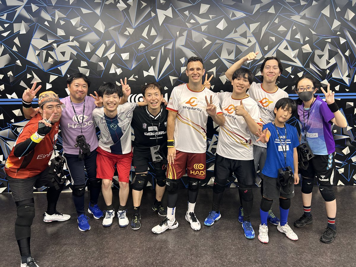 HADO_ODAIBA's tweet photo. ˗ˏˋ 🇯🇵国際交流会でした🇪🇸 ˊˎ˗

Pablo選手、Arancha選手
welcome to Japan🫶

満員御礼㊗️

様々なルールでバトル！
大盛況でした✨

本日の交流会の様子を少しおすそわけ😳
またお待ちしております🤾🏻‍♀️🔥

#HADO https://t.co/nchl1nouyQ