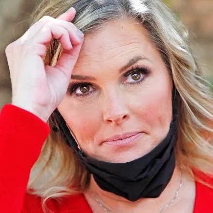 CB618444's tweet photo. Do you all remember her? 

Salon owner, Shelley Luther was thrown in jail for refusing to close her salon during Covid. Dallas Texas Judge said she could avoid jail if she admitted her actions were wrong & closed her salon until she was “permitted” to reopen. 

Her reply to Judge : I’m not going to shut the salon. Feeding my children isn’t selfish. He put her in JAIL. 

In 2024, Shelley won a seat as a Republican member of the Texas House Of Representatives, now running for reelection unopposed. 

Simply BADASS 🙌