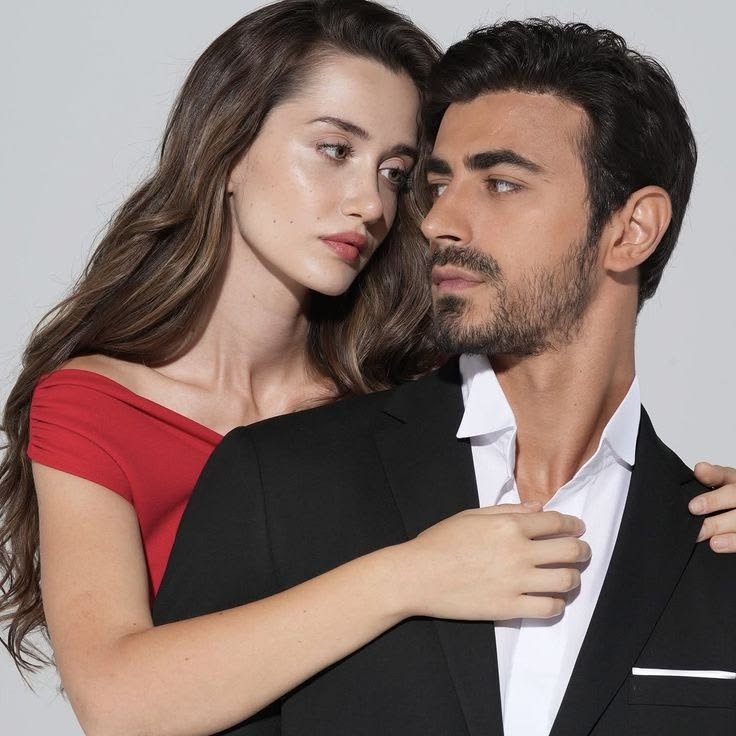 araftaluvbot's tweet photo. I love their photoshoot 

#Arafta #Merteş #Mercankarahan #Ateskarahan https://t.co/hUbfnOgcYQ