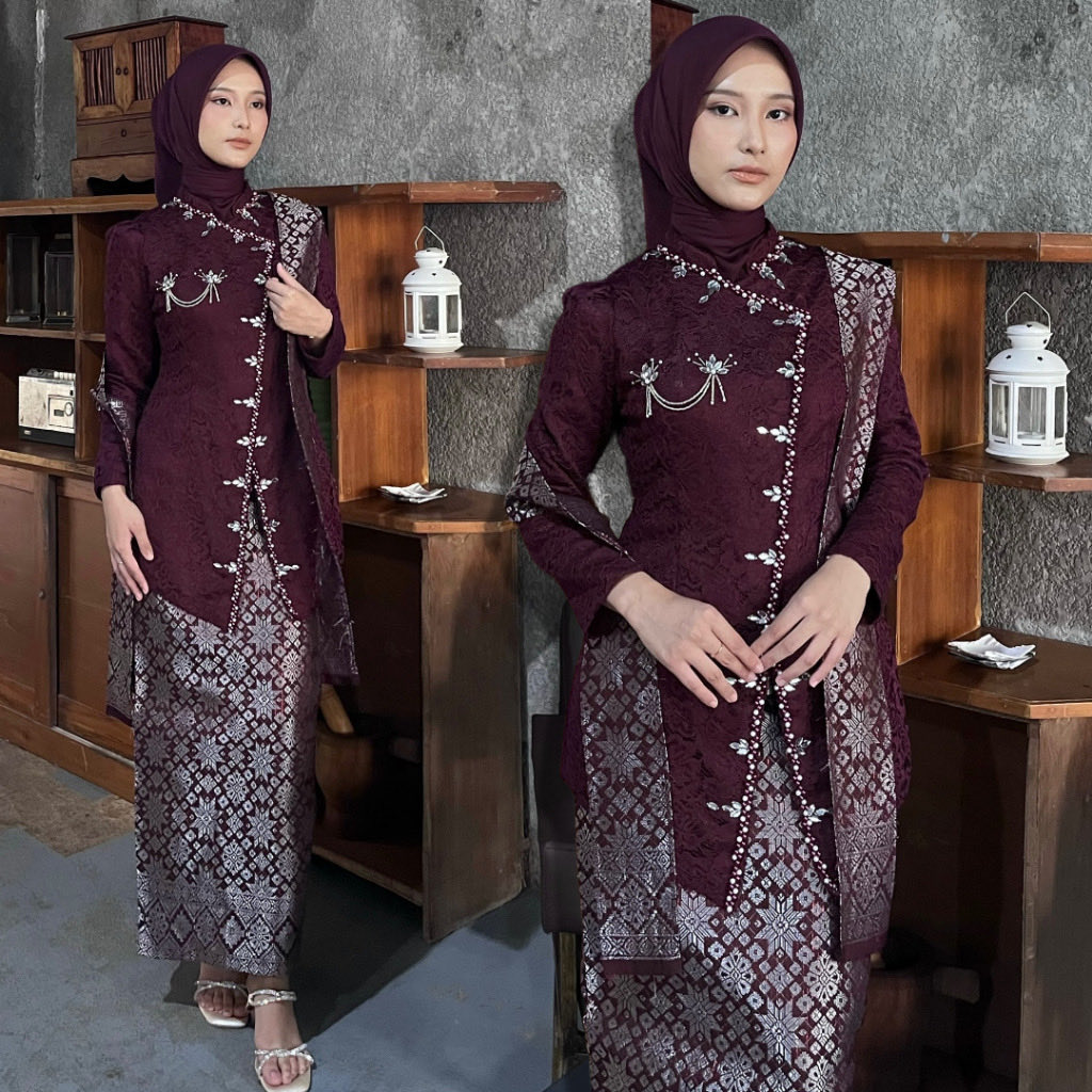 VictorC2167433's tweet photo. Siapa yang sebentar lagi mau WISUDA? Aku rekomendasikan beberapa kebaya wisuda yang affordable ya https://t.co/nxJzVCtSUN