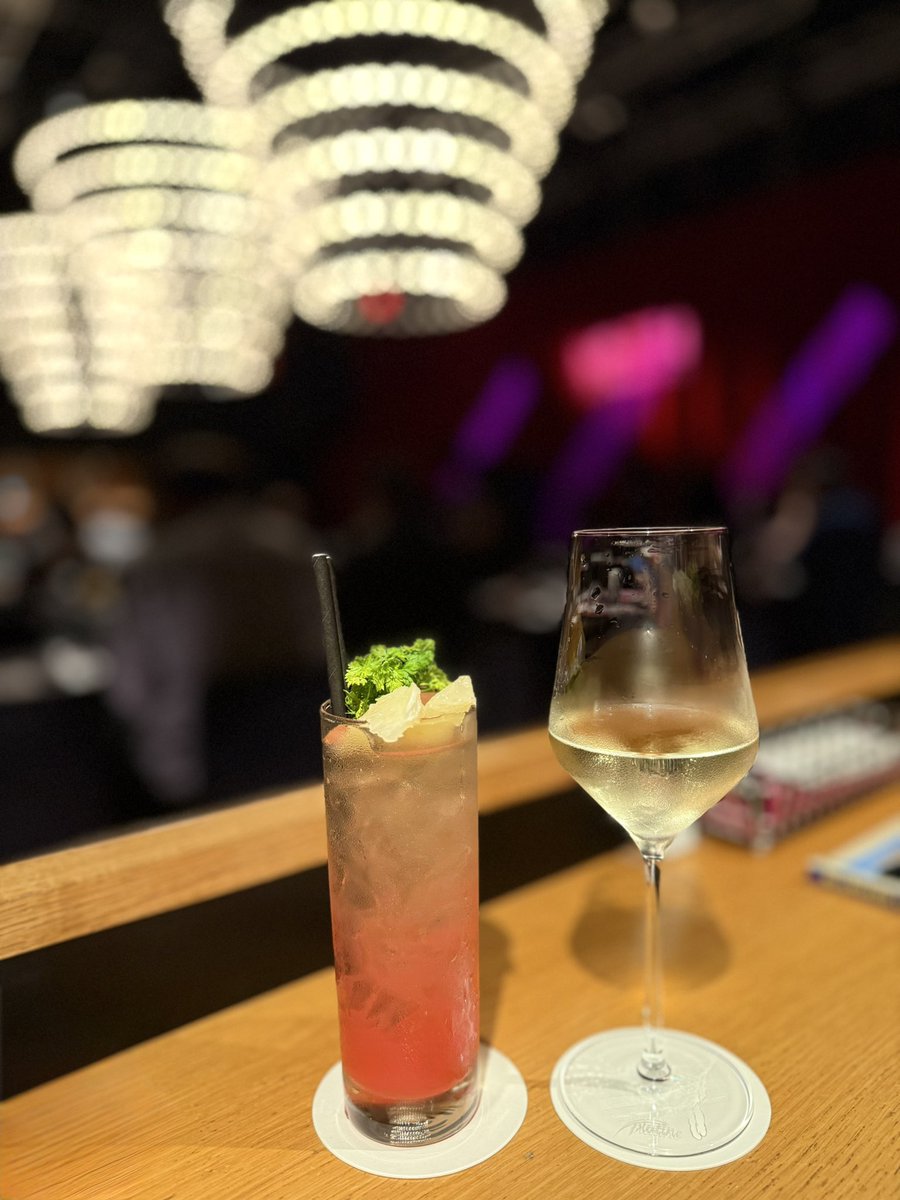 momocchi503's tweet photo. こうみたん（広瀬香美さん）がお世話になってる
ちあちんのライブに行ってきました💕
ストリングスも入って、大人な雰囲気で素敵だった〜
手拍子が間奏だけで、歌い始めたら、ピタッと止まるのが新鮮で😳皆さん、ちあきちゃんの歌声が好きなんですね😊 楽しかった〜♪

p.s. 眉村ちあきちゃんお誕生日おめでとうございます🎂🎉
#眉村ちあき