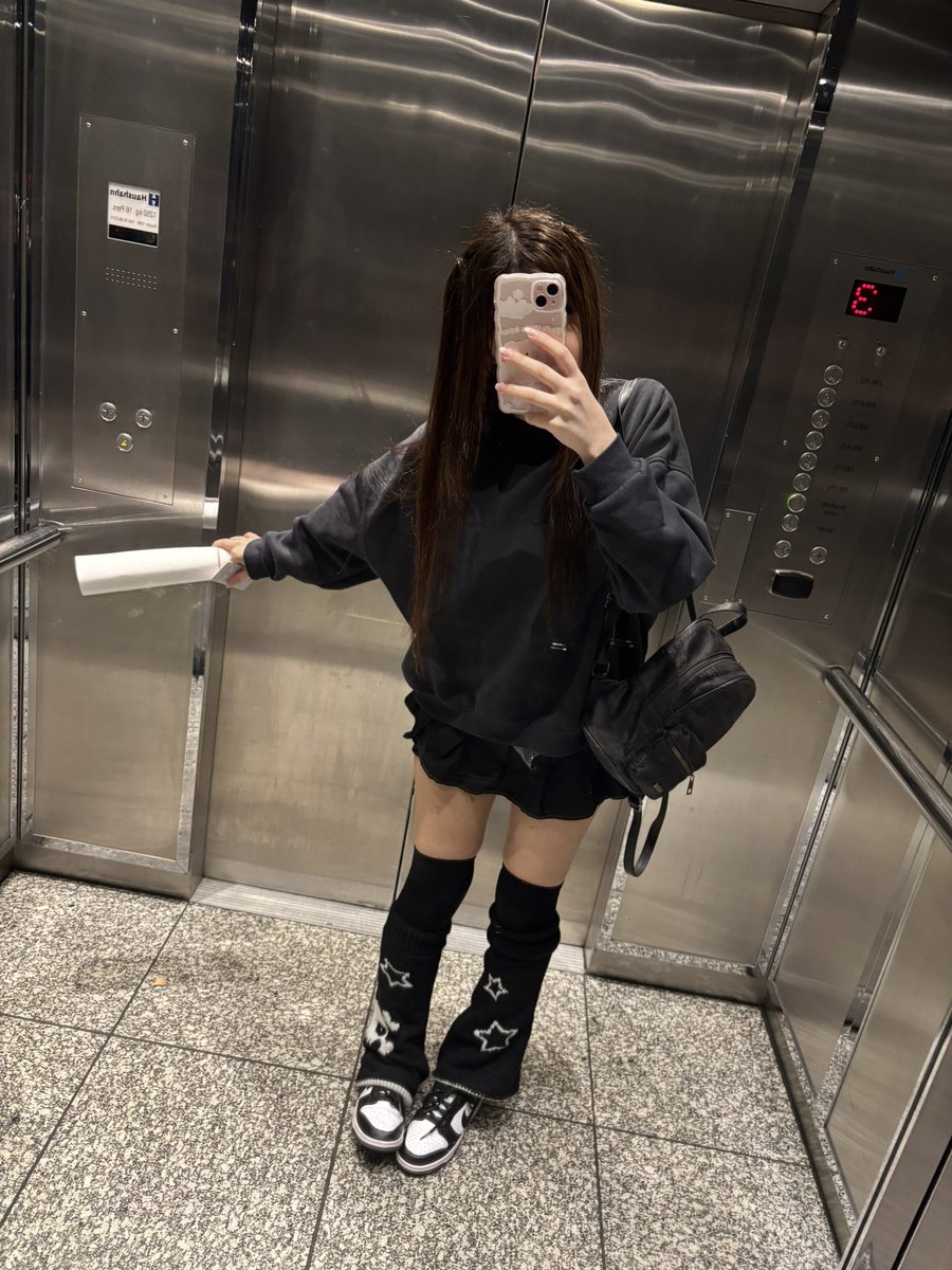 privetedslut's tweet photo. can you tell i like skirts :P https://t.co/K4OX1X9NPp