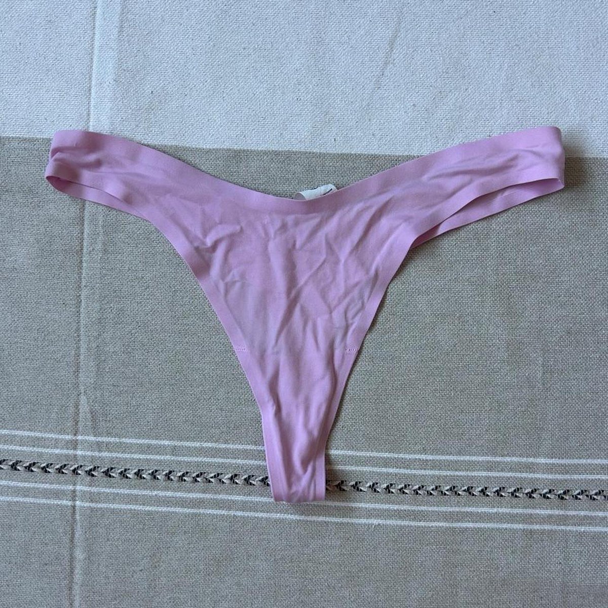 depopgooner's tweet photo. Lululemon thong XS
(and a complimentary pic of the seller, from one of her other listings)

#depop #depoptwt #bwc #pawg https://t.co/1PPvj3KpuX