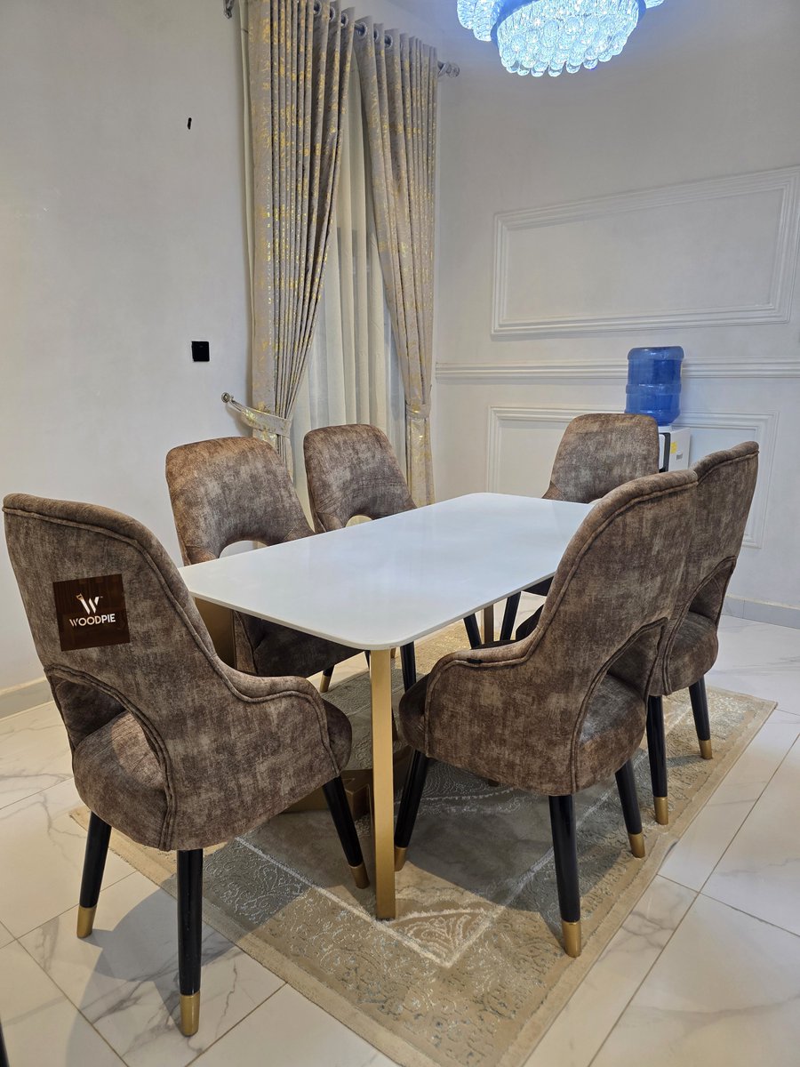 woodpie19's tweet photo. MTNZigiRewards #DriveWithProTaxi #interior #furnishing #diningtable https://t.co/9zePxlOTtf