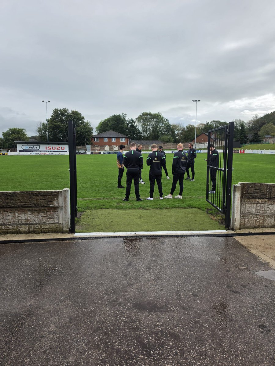 HelsbyFC's tweet photo. The lads have arrived at @CongletonFC for our @Cheshire_FA Amateur Cup tie. Let’s get to work! ⚽️🏆 #CheshireAmateurCup #AwayDay #Matchday https://t.co/pD8XlgIkjv