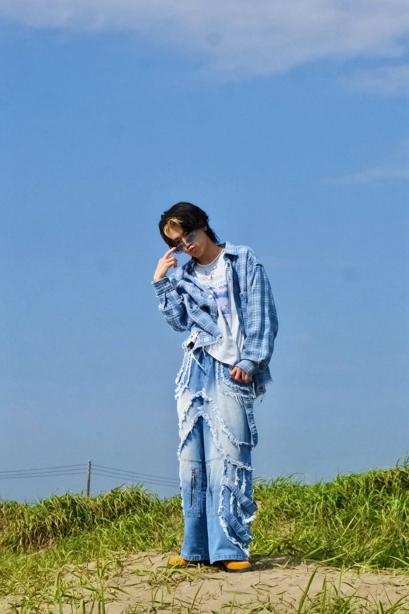 X8EE_official's tweet photo. X8EE Digital Single「Now we begin」
MV Shoot Behind Photo

⊹━━━━━━━━━⊹
X8EE Digital Single「Now we begin」
🎥 https://t.co/rRFyhuWYKa
🎧 https://t.co/azlKTDvMfs
⊹━━━━━━━━━⊹

#X8EE #バイビー #X8EE_Nowwebegin
#冨尾聖雅 #SEIGA https://t.co/5TDVUK1M5e