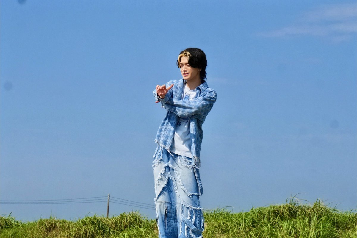 X8EE_official's tweet photo. X8EE Digital Single「Now we begin」
MV Shoot Behind Photo

⊹━━━━━━━━━⊹
X8EE Digital Single「Now we begin」
🎥 https://t.co/rRFyhuWYKa
🎧 https://t.co/azlKTDvMfs
⊹━━━━━━━━━⊹

#X8EE #バイビー #X8EE_Nowwebegin
#冨尾聖雅 #SEIGA https://t.co/5TDVUK1M5e