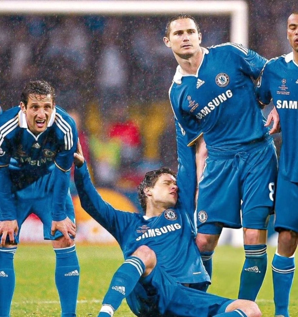 CFC_Yan_'s tweet photo. Michael Ballack in Moskow after seeing John Terry's penalty, 2008. https://t.co/UqJhmCKecL