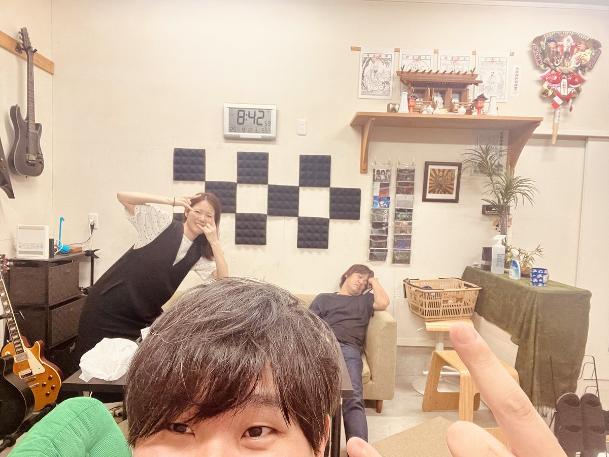 daiki380LP's tweet photo. 世間はジャズフェスの中、6曲10時間レコーディング！！
お疲れ様でした！！！🫠 https://t.co/w7VQOFTFNs